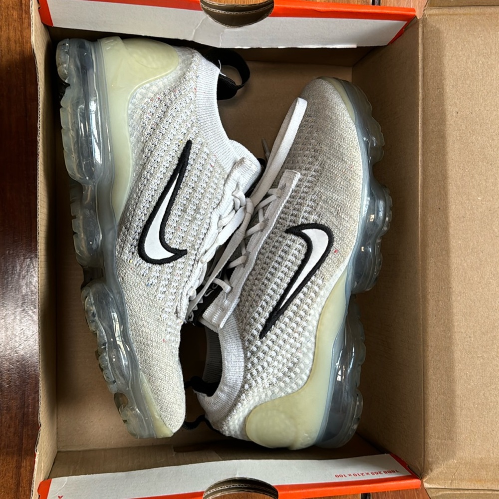 Nike air vapor max 2021 size 4 boys
